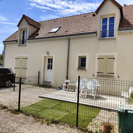 Sully-sur-loire: Agréable maison en centre ville Esterno foto